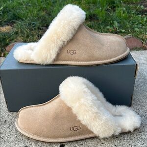 UGG Scuffette Womens Slippers Sand Size 9